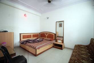 Dimple Lodge, New Delhi 3
